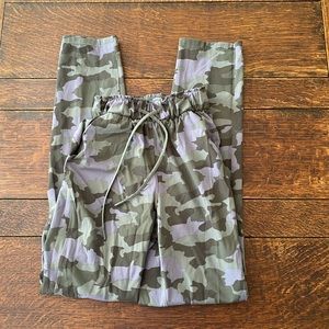 Lululemon on the fly pant size 0